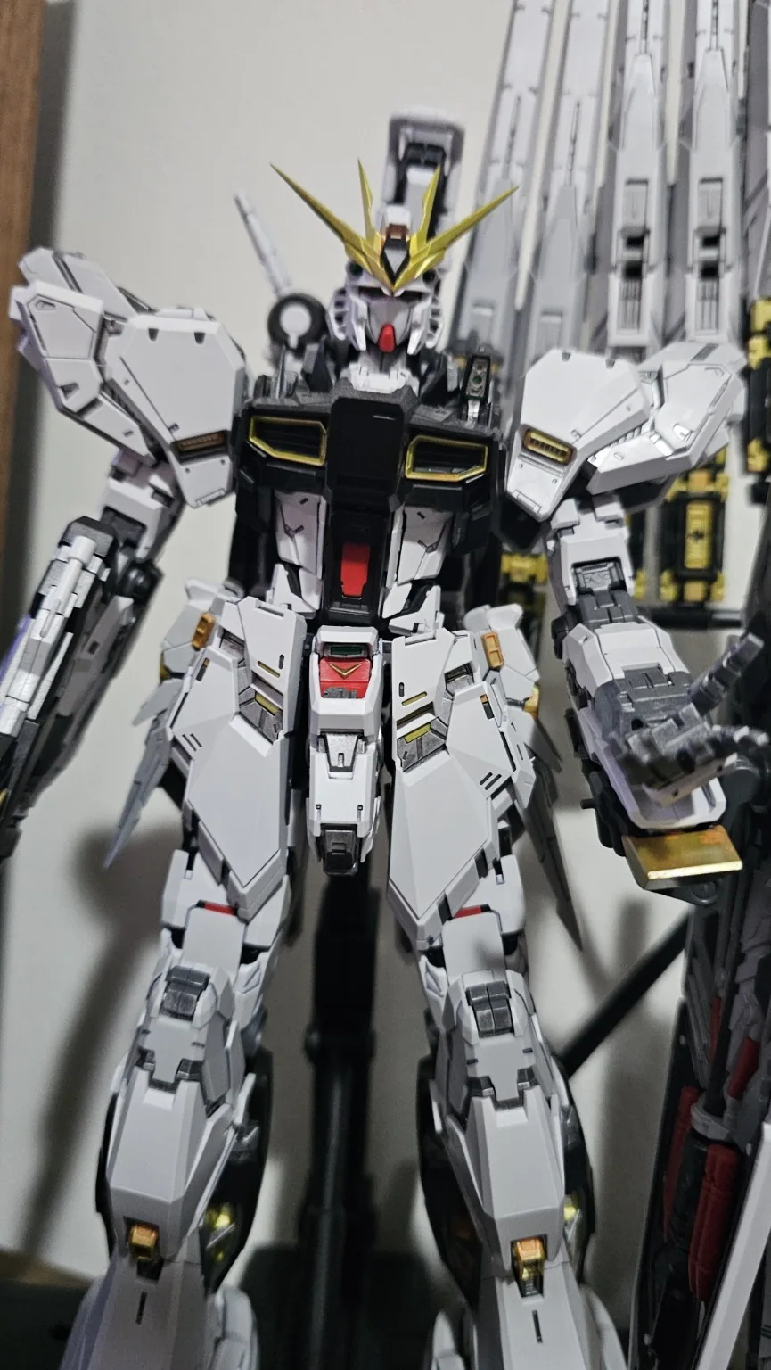 Real photo of the completed Farmer's Creation Nu Gundam build